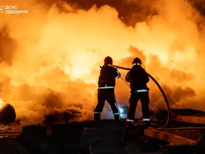 Firefighters work at the site of an overnight Russian drone strike, amid Russia's attack on Ukraine, in Odesa, Ukraine April 11, 2026. Press service of the State Emergency Service of Ukraine in Odesa region/Handout via REUTERS ATTENTION EDITORS - THIS IMAGE HAS BEEN SUPPLIED BY A THIRD PARTY. DO NOT OBSCURE LOGO.
