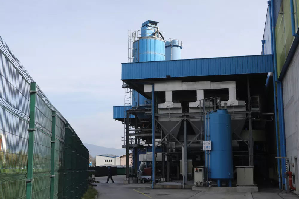 Primer dobre prakse: Spregledani slovenski pionir z nizkim dimnikom