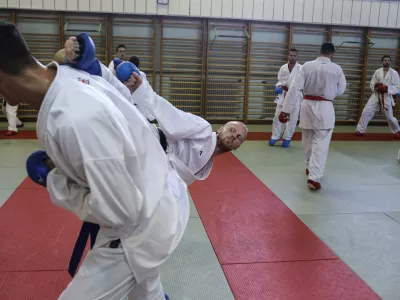 - 13.09.2016 - Tacen - skupni trening Slovenske in Hrva&scaron;ke karate reprezentance v sklopu priprav na bližajoče se Svetovno prvenstvo v Linzu, borilne ve&scaron;čine//FOTO: Jaka Gasar
