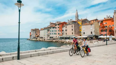 Kolesarji v Rovinju.