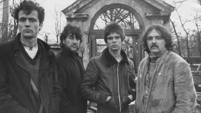 English punk rock band The Stranglers, 1977. From left to right, they are Hugh Cornwell, Jet Black, Jean-Jacques Burnel and Dave Greenfield. (Photo by Ian Tyas/Keystone Features/Hulton Archive/Getty Images)