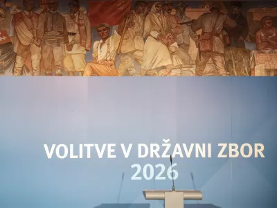 Ministri in poslanci hkrati: koliko so plačani za dvojno funkcijo in zakaj zakon to dopu&scaron;ča?
