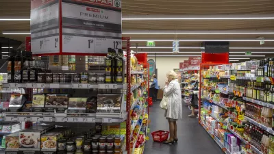 delikatesa &ndash; fran&scaron;izna trgovina SPAR partner NAMA v kletnih prostorih - - 28.09.2018 &ndash; Prenovljena Veleblagovnica NAMA v Ljubljani - //FOTO: Matjaž Ru&scaron;t