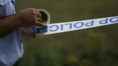 - prizori&scaron;če balonarske nesreče ob Ižanski cesti- balonarska nesreča pri naselju Matena v Občini Ig - zaradi nevihte strmoglavil balon v katerem je bilo 32 potnikov - pri padcu iz gorečega balona umrle &scaron;tiri osebe - po&scaron;kodovanih naj bi bilo najmanj 21 ljudi od tega jih je bilo &scaron;est huje opečenih - //FOTO: Bojan Velikonja