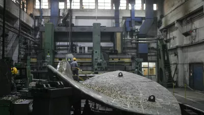 - Litostroj jeklo d.o.o., izdelava kakovostnih jeklenih ulitkov, Litostrojska cesta 44 v Ljubljani, jeklarsko podjetje - proizvodnja    //FOTO: Luka Cjuha.