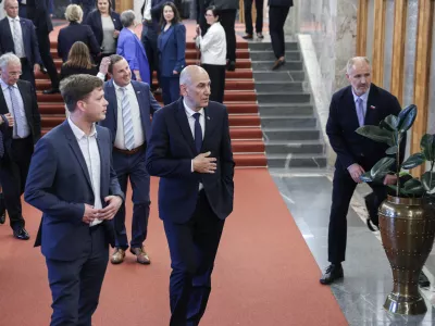 Janez Jan&scaron;a- 10.04.2026 - ustanovna seja novega sklica DZ, ki jo je sklicala predsednica republike Nata&scaron;a Pirc Musar; seja se je začela z imenovanjem predsednika in podpredsednika mandatno-volilne komisije, sledila je prekinitev, pol ure po prekinitvi pa se je začela seja mandatno-volilne komisije DZ za pripravo druge točke dnevnega reda; v nadaljevanju seje DZ so potrjevali mandate poslancem in volili predsednika DZ//FOTO: Jaka Gasar