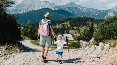 Danes je čudovit dan za izlet in sprehod.