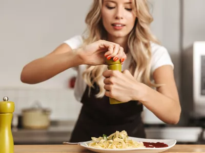 Ni vseeno, kaj damo v na&scaron;o jed. / Foto: Istock