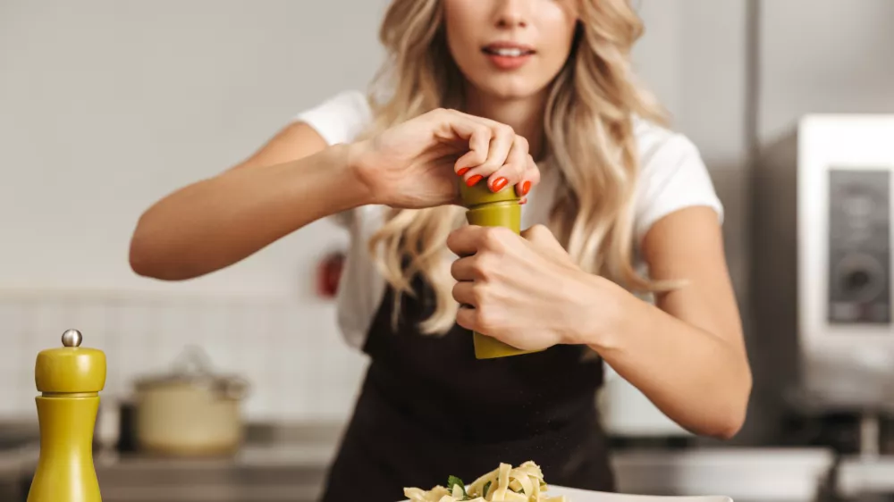 Ni vseeno, kaj damo v na&scaron;o jed. / Foto: Istock