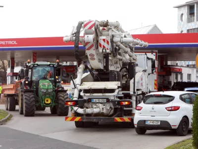 24.03.2026 - Petrol, bencinska črpalka, kolona, cena bencinaFoto: Tomaž Skale