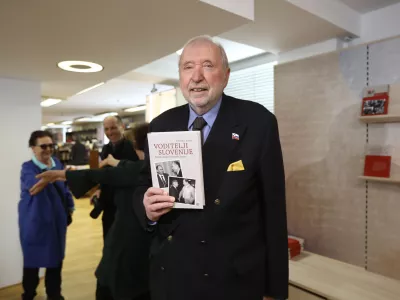 Dimitrij Rupel14.03.2024 - predstavitev knjige Voditelji Slovenije sociologa, pisatelja in politika Dimitrija Rupla ter pogovor z avtorjem; knjigarna KonzorcijFOTO: Luka Cjuha