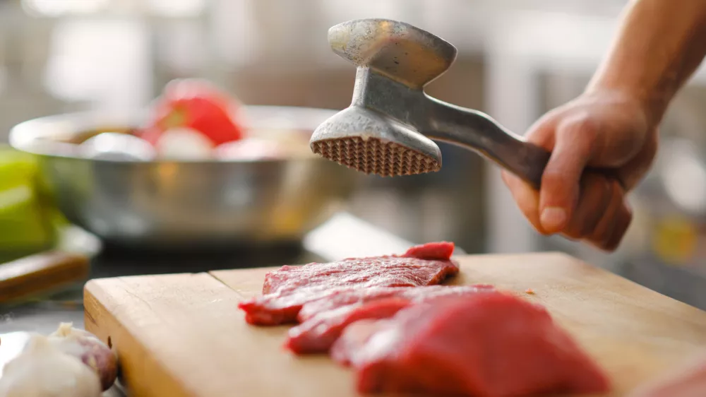 Preglasno je tolkel &hellip; 