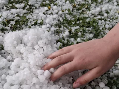 Toča v Podkraju pri Velenju. Foto: zejem zaslona fb