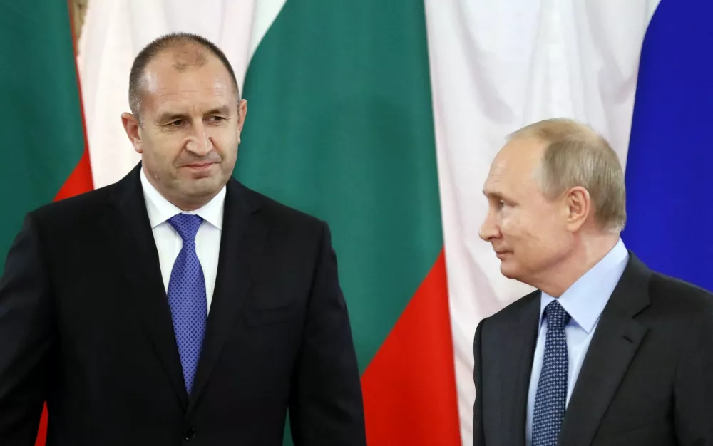 Vladimir Putin in Rumen Radev, Sankt Peterburg, 6. junij 2019. Foto: Profimedia