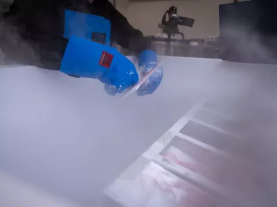 Ljubljana.Prevzemanje vzorcev celic, ki jih je hranila propadla Biobanka.