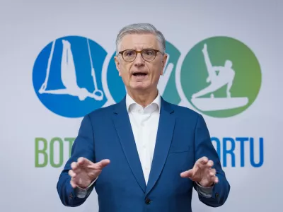 Ljubljana, Slovenski olimpijski izobrazevalni center.Novinarska konferenca o pomenu projekta Botrstvo v sportu za mlade sportnice in sportnike iz socialno ogrozenih okolij.Predsednik Olimpijskega komiteja Slovenije Franjo Bobinac.