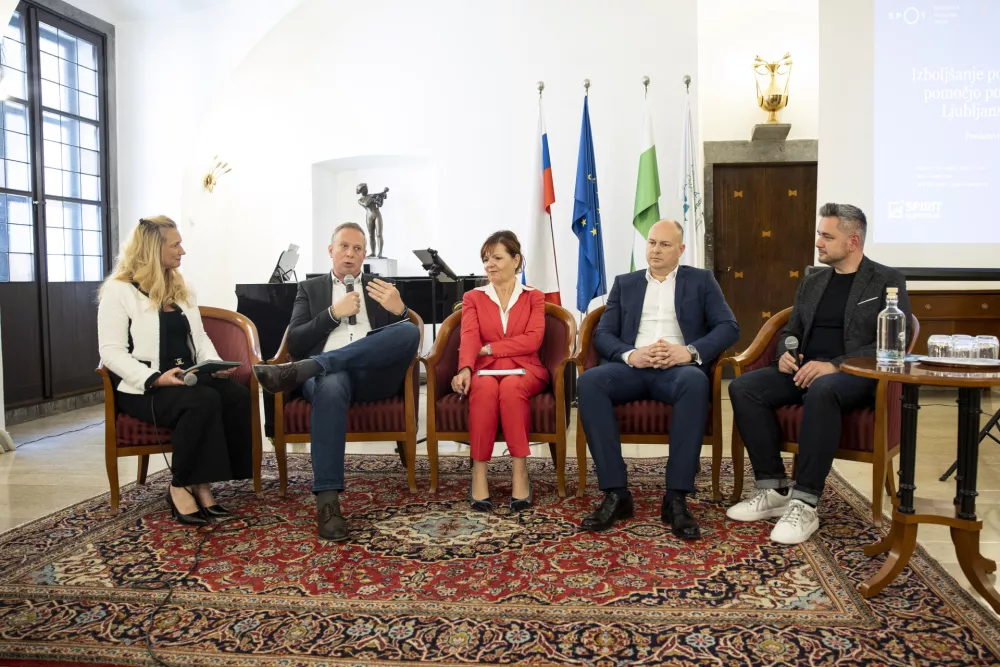  Izbolj&scaron;evanje podjetni&scaron;ke izku&scaron;nje s pomočjo podpornega okolja v Ljubljanski urbani regiji 