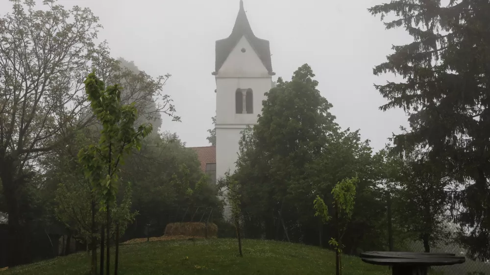 -29.04.2026. - Cerkev Sv Miklavž, Kuren nad Vrhniko.//FOTO: Bojan Velikonja / Foto: Bojan Velikonja