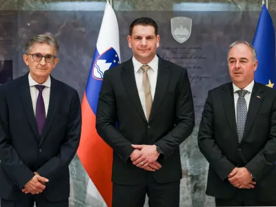 Ljubljana, DZ.Predsednik DZ Zoran Stevanovic z novoizvoljenima podpredsednikoma DZ Francom Krizanom in Danijelom Krivcem.