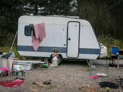 Romi so v Sloveniji sistemsko diskriminirani
