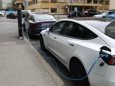 Več električnih vozil, izpusti skoraj nespremenjeni