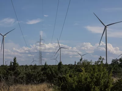 - Vetrna elektrarna, obnovljivi viri energije. - 24.07.2024. - Vetrna elektrarna Pađene v bližini Knina na Hrva&scaron;kem je največja vetrna elektrarna na Hrva&scaron;kem.//FOTO: Bojan VelikonjaOPOMBA: ZA OBJAVO V OBJEKTIVU!!!!