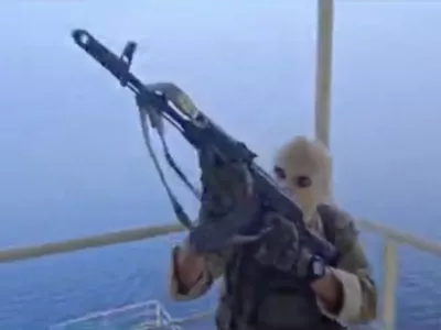 Zajetje trgovske ladje v Hormu&scaron;ki ožini.