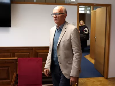 -Nekdanji ravnatelj Gimnazije in srednje &scaron;ole Kočevje Gregor Pečan, - 06.10.2025.- Sojenje v zadevi Gregor Pečan proti Gimnaziji in Srednji &scaron;oli Kočevje.//FOTO: Bojan Velikonja