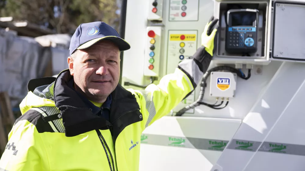 Komunala KranjSmetarjiMatjaž Berčon, direktor Komunala Kranj31.03.25 - Delovanje novega naprednega smetarskega vozila Komunale KranjFoto: Nik Erik Neubauer 