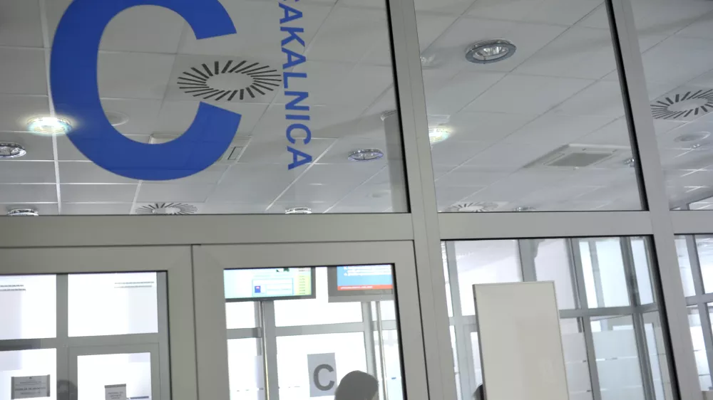 - Upravna enota Ljubljana -Tobačna ulica 5 - javna uprava  //FOTO: Tomaž Zajel&scaron;nik