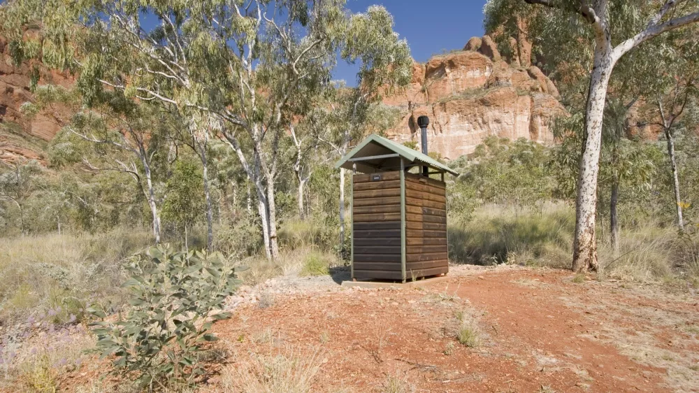 Poljsko strani&scaron;če, latrina, &scaron;trbunk, Avstralija. Foto: Profimedia