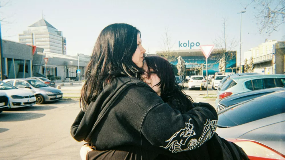 Na mladih svet stoji, fotografska razstava MAO