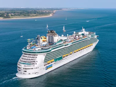 Križarka na poti. Slika je simbolična.