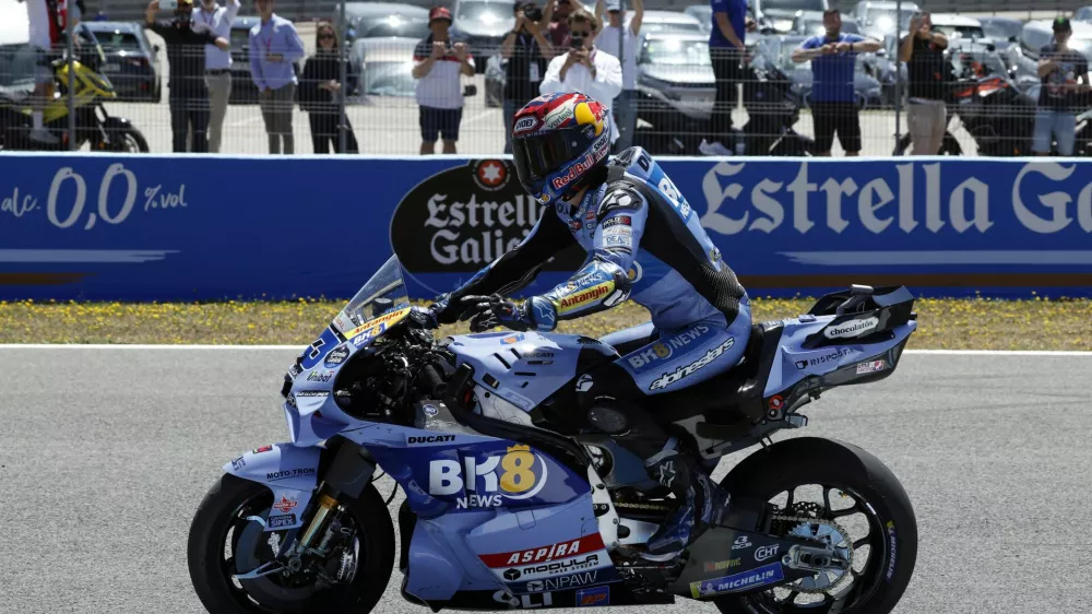 MotoGP - Spanish Grand Prix - Circuito de Jerez, Jerez, Spain - April 26, 2026 BK8 Gresini Racing MotoGP's Alex Marquez celebrates winning the MotoGP race REUTERS/Jon Nazca
