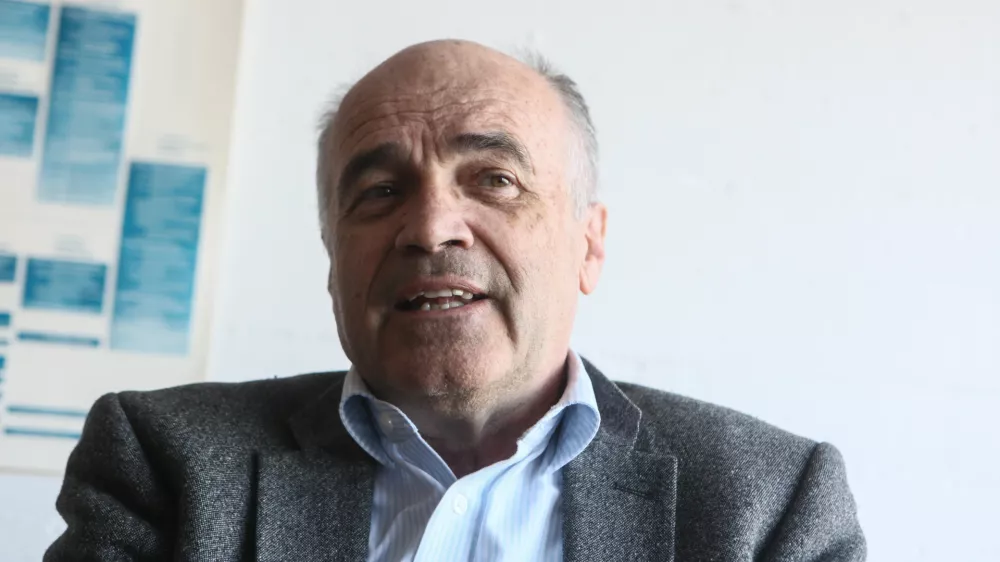 - 03.04.2018 - red. prof. dr. Bogomir Kovač, ekonomist - redni profesor na Ekonomski fakulteti v Ljubljani - //FOTO: Luka Cjuha.