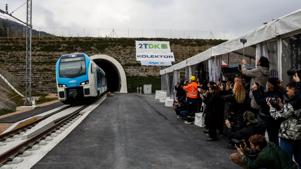 - Tunel Dekani,- Vlak, Slovenske železnice,- 11.03.2026. - Slavnostni dogodek ob prevoznosti proge Divača Koper, 2. tir.//FOTO: Bojan Velikonja
