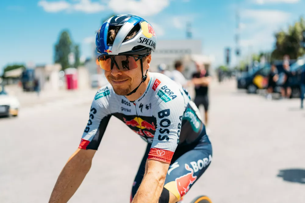 Jan Tratnik of Red Bull - Bora - Hansgrohe, before the stage 4 of the Giro d'Italia from Alberobello to Lecce Italy - Tuesday May 13, 2025. (Photo by Daniele Molineris) // RCS Sports & Events / Red Bull Content Pool // SI202505131050 // Usage for editorial use only // 