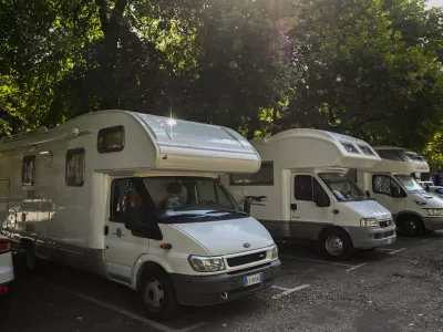 - parkiri&scaron;če Tivoli II - postajali&scaron;če za avtodome PZA- 09.08.2022 - Prenočevanje avtodomarjev v Ljubljani &ndash; postajali&scaron;če za avtodome (PZA) - avtodom - turisti - //FOTO: Nik Erik Neubauer