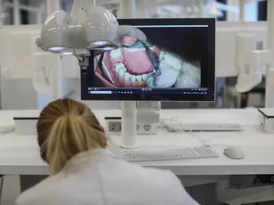 - simbolična fotografija - dentalna medicina - zobna medicina - zobozdravstvo -- 19.01.2023 &ndash; Medicinska fakulteta Univerze v Ljubljani (MF UL) - novi Center za učenje kliničnih ve&scaron;čin za področje dentalne medicine (CUKV-DM), Corytkova ulica 2 //FOTO: Bojan Velikonja