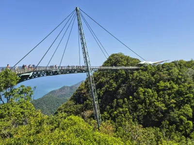 Med največje arhitekturne dosežke sodi Langkawi Sky Bridge / Foto: Franci Horvat