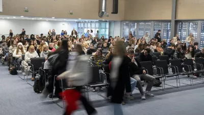 Mislili so, da študirajo, a so se zgolj usposabljali