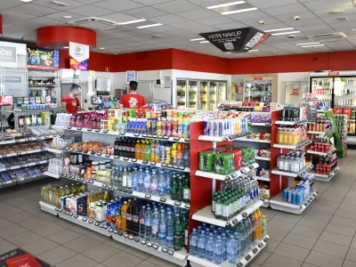 PETROL trža&scaron;kabencinska črpalkahiphop trgovina29.06.2025 - Nakupovanje ob nedeljah in praznikih, odprte trgovine. FOTO: Nik Erik Neubauer
