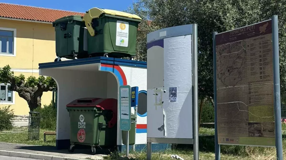 majnica, ko mladi ponoči postavljajo mlaje in si privo&scaron;čijo kak&scaron;no nagajivost