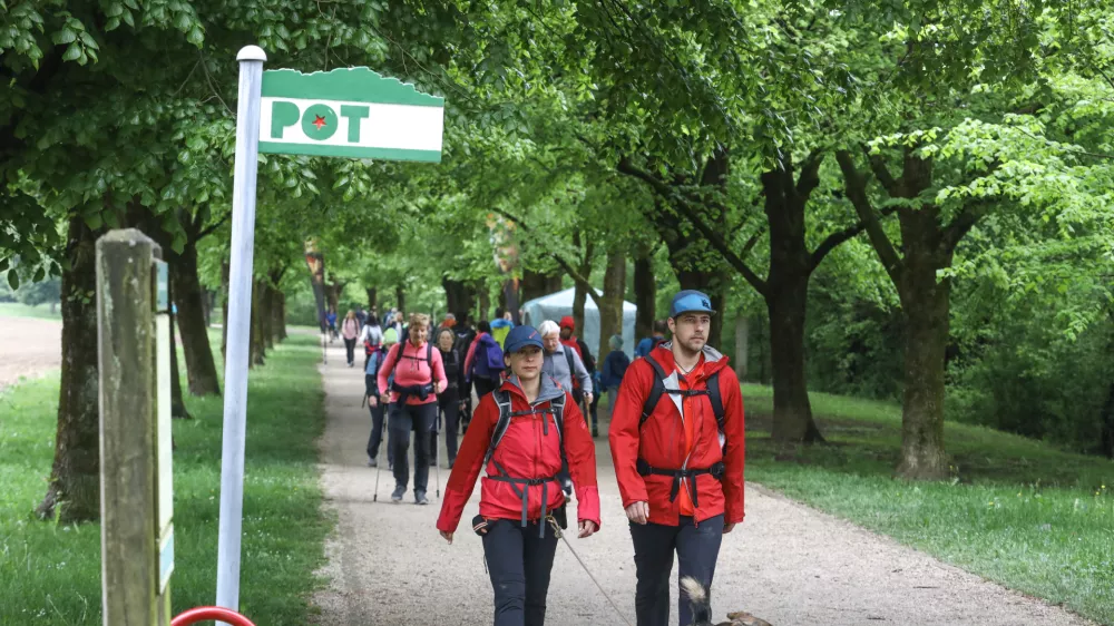 - 07.05.2022 &ndash; 64. Pohod Pot ob žici 2022 - Pot spominov in tovari&scaron;tva (PST) &ndash;  //FOTO: Luka Cjuha