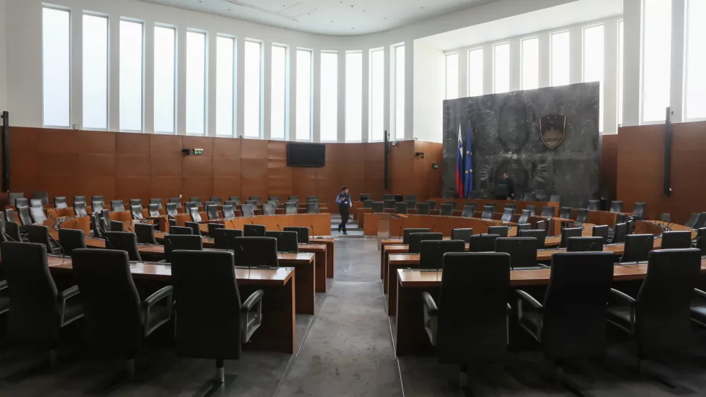 simbolična fotografija - poslanska dvorana - 19.02.2019 &ndash; Stavba Parlament &ndash; Državni zbor (DZ) - &Scaron;estdeseta obletnica zgradbe Državnega zbora - 60 let, odkar je bila zgrajena parlamentarna stavba arhitekta Vinka Glanza -  //FOTO: Luka Cjuha.