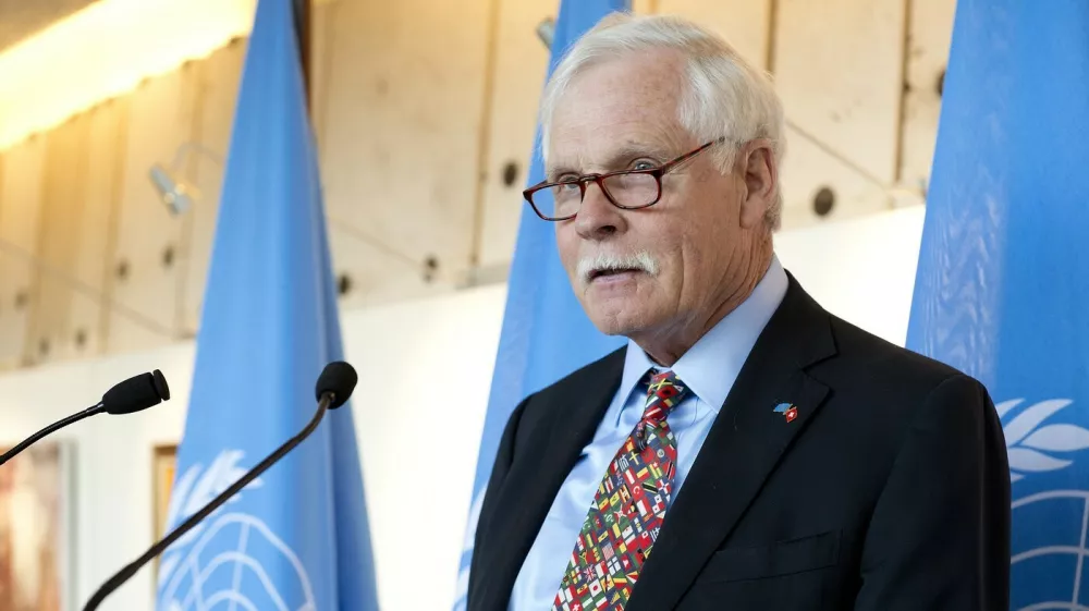 R&eacute;tro - D&eacute;c&egrave;s de Ted Turner, fondateur de la cha&icirc;ne am&eacute;ricaine CNN, &agrave; l'&acirc;ge de 87 ans - Ted Turner participe &agrave; une r&eacute;union de l'ONU &agrave; Gen&egrave;ve le 13 mai 2014. Ted Turner (left) Chairman of the Board, Chairman, Turner Enterprises, Founder of CNN with Michael M?ller (right) acting Director-General of the UN Office at Geneva during visit to the Palais des Nations, Geneva of the Board of the UN Foundation. 13 May 2014.,Image: 193560906, License: Rights-managed, Restrictions:, Model Release: no