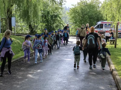 - 07.05.2026 - pohod ob žici za otroke - POT, pst, pot spominov in tovari&scaron;tva//FOTO: Jaka Gasar