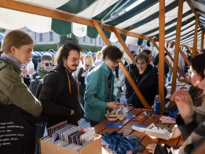 &scaron;tudenti01.10.2025 - tradicionalni Pozdrav brucem, ki ga pripravlja Univerza v Ljubljani skupaj s &Scaron;tudentskim svetom Univerze v LjubljaniFOTO: Nik Erik Neubauer