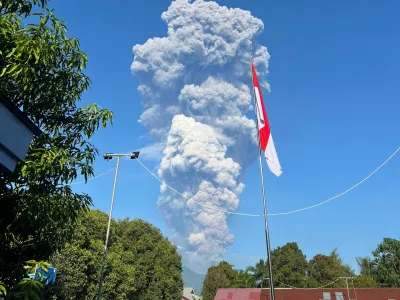 Smoke after the eruption of Mount Dukono in North Halmahera Regency, North Maluku, Indonesia, May 8, 2026, in this picture obtained from social media. Jhon Frengki Manipa/via REUTERS THIS IMAGE HAS BEEN SUPPLIED BY A THIRD PARTY. MANDATORY CREDIT. NO RESALES. NO ARCHIVES. Verification Lines: - Buildings, flagpole, floor and basketball stand matched file and satellite images. - Date verified by original file metadata.