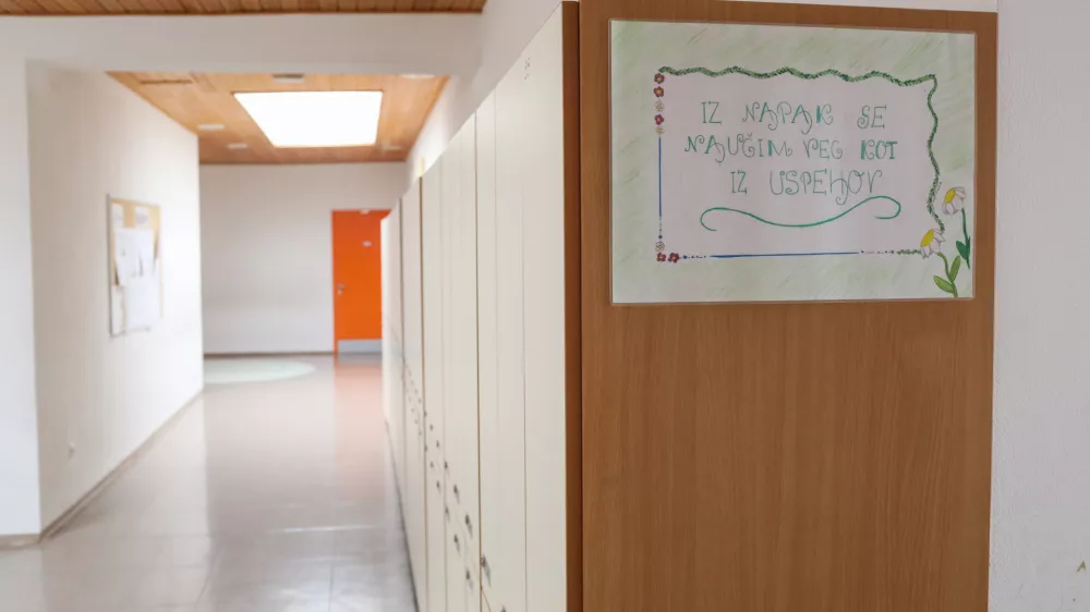 Ocenjevanje učencev: Manj piflanja pred testi in več sprotnega dela